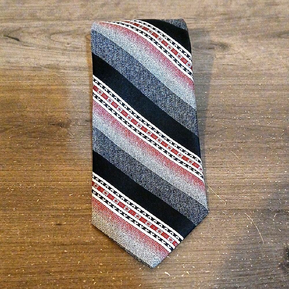 Vintage Brittania Diagonal Striped Tie Gray Red